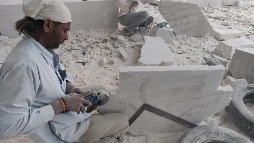 Master Mason Precision Marble Block Cutting & Shaping